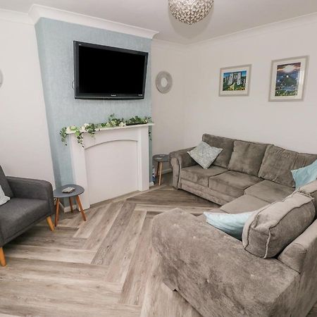 Cwtch Ar Y Mor Villa Burry Port Exterior photo